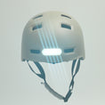 Laad en speel video in Galerijweergave, Sand Bicycle Helmet with Built-In Rechargeable Front and Rear Lights, Designed for Enhanced Visibility and Safety for Both Men and Women
